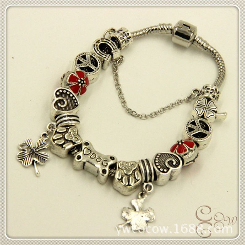 Firkløver Dog Love Peace Crystal Diamond Fargede Perler Tibetansk Sølv Pan Armbånd Kvinnelige Diy Beaded